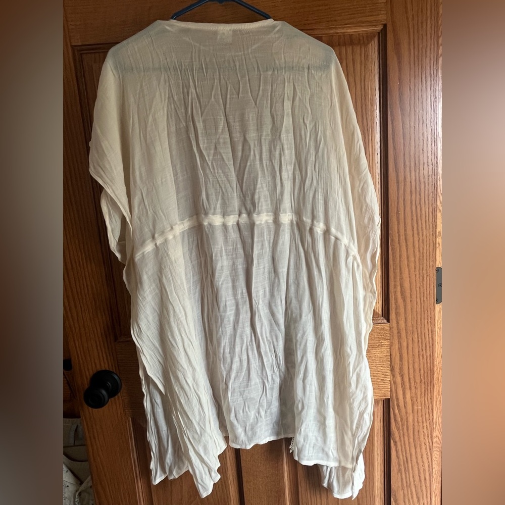 Cover up Ivory, Lace Trim Sheer Kimono Style - Picture 6 of 6